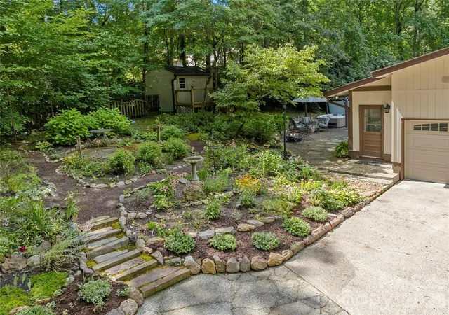 4th image of 10 Brook Forest Dr, Arden, NC 28704 | MLS# 4415849