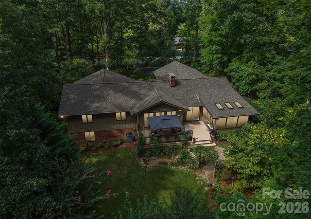 37th image of 133 Larchmont Dr, Hendersonville, NC 28791 | MLS# 4415855