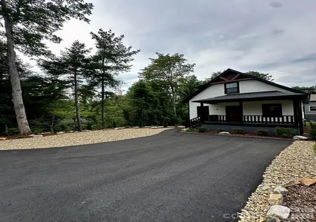 37th image of 310 Ninth St, Black Mountain, NC 28711 | MLS# 4415885