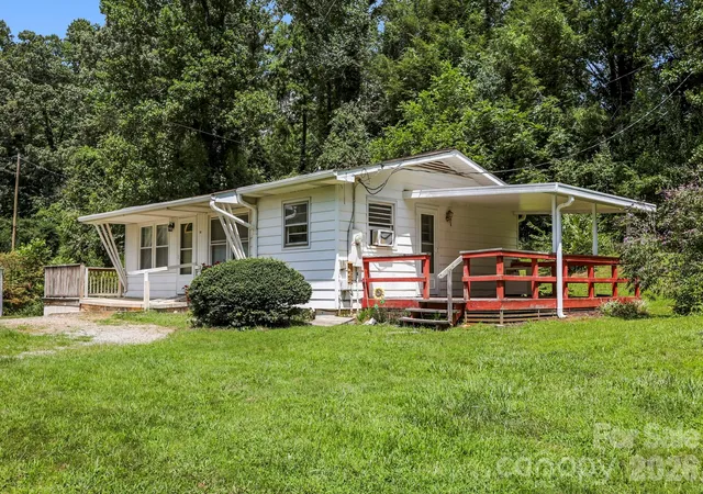 2nd image of 27 Mcgee Cir, Fairview, NC 28730 | MLS# 4415904