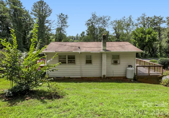 4th image of 27 Mcgee Cir, Fairview, NC 28730 | MLS# 4415904