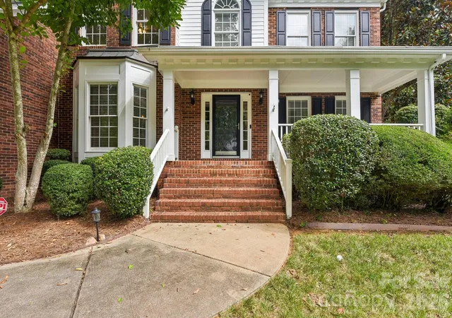 Photo 2 of Single family home for sale at 4123 Mountain Cove Dr, Charlotte, NC 28216 | MLS# 4415906 | Listing updated on 2026-10-02