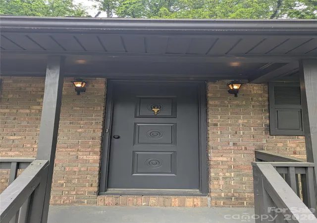 Photo 3 of Single family home for sale at 1002 Hemlock Dr, Shelby, NC 28150 | MLS# 4415909 | Listing updated on 2026-10-01