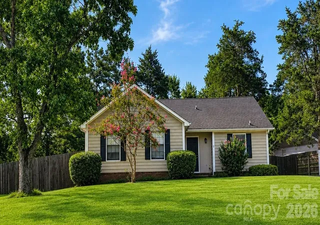 Photo 1 of Sale Pending at 11601 Sunswept Ln, Charlotte, NC 28226 | MLS# 4415926 | Listing updated on 2026-09-03