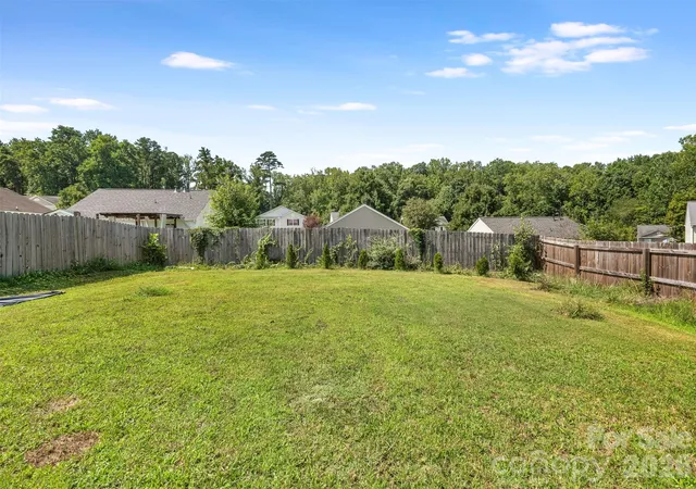Photo 30 of Single family home for sale at 2710 Blackberry Ridge Ln, Charlotte, NC 28208 | MLS# 4415957 | Listing updated on 2026-08-20