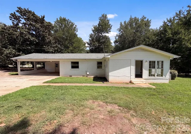 5th image of 8519 Denbur Dr, Charlotte, NC 28215 | MLS# 4415963
