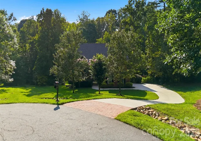 Photo 3 of Single family home for sale at 254 Streamside Pl, Mooresville, NC 28115 | MLS# 4415969 | Listing updated on 2026-08-24
