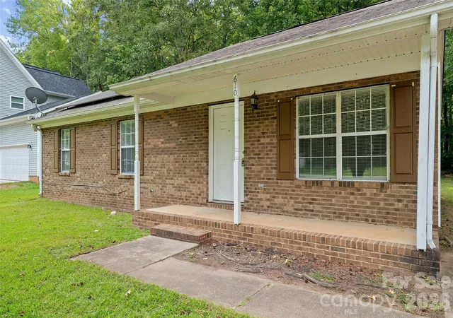 Photo 2 of Sale Pending at 610 Pennwood Ln #3, Charlotte, NC 28215 | MLS# 4415990 | Listing updated on 2026-08-31