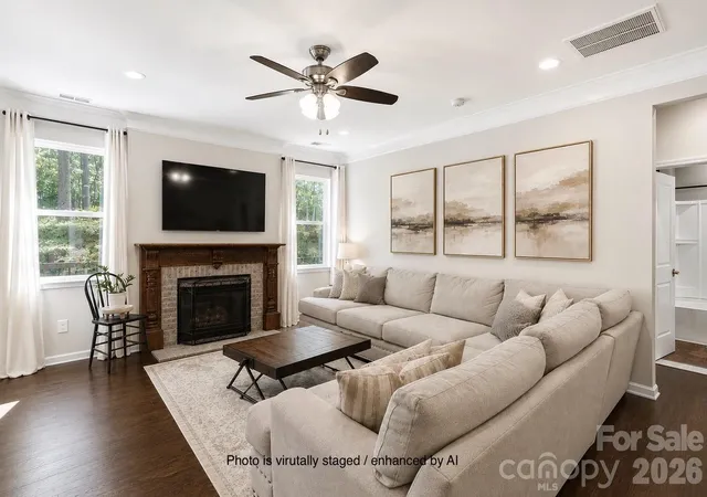 Photo 4 of Single family home for sale at 607 Winter Walk Ln, Lake Wylie, SC 29710 | MLS# 4415998 | Listing updated on 2026-10-14