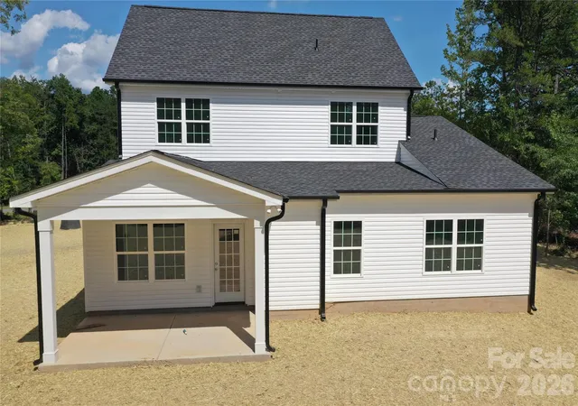 Photo 5 of Single family home for sale at 3155 Meadowcrest Dr, Clover, SC 29710 | MLS# 4416022 | Listing updated on 2026-08-28