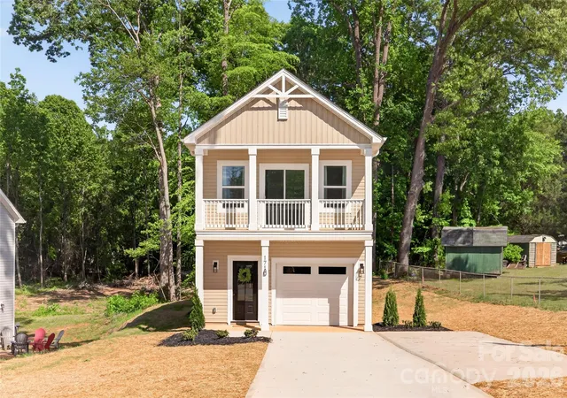 Photo 3 of Single family home for sale at 150 Hansard Dr, Charlotte, NC 28214 | MLS# 4416025 | Listing updated on 2026-10-05
