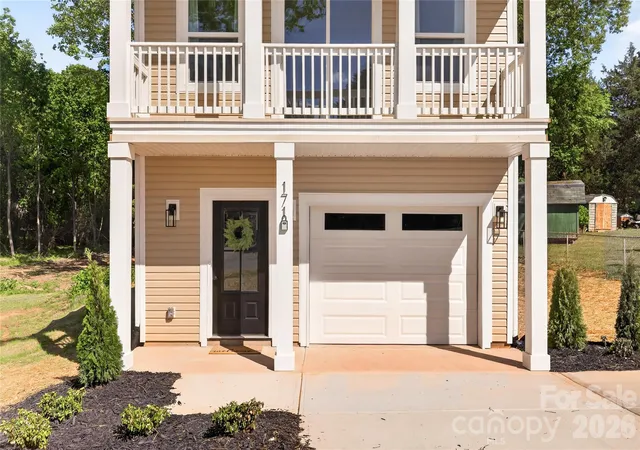 Photo 3 of Single family home for sale at 150 Hansard Dr, Charlotte, NC 28214 | MLS# 4416025 | Listing updated on 2026-10-26