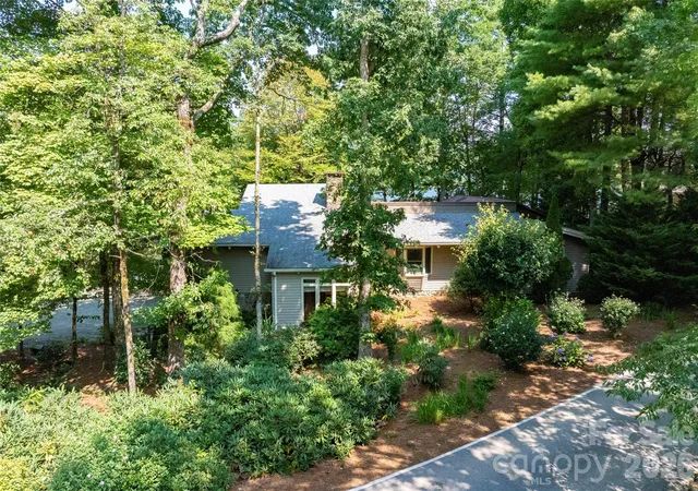 Photo 1 of Single family home for sale at 73 Lake Point Dr, Lake Toxaway, NC 28747 | MLS# 4416031 | Listing updated on 2026-09-04