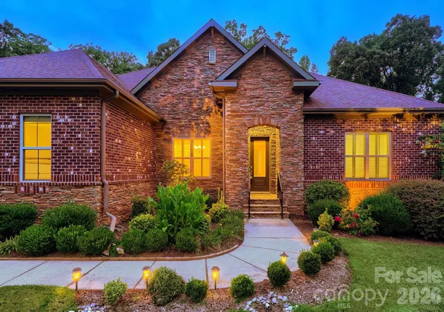 Photo 3 of Single family home for sale at 8701 Whitehawk Hl Rd, Waxhaw, NC 28173 | MLS# 4416034 | Listing updated on 2026-09-06