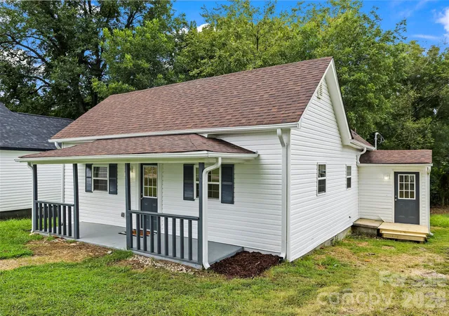 1st image of 605 Kings Mountain St, Clover, SC 29710 | MLS# 4416058