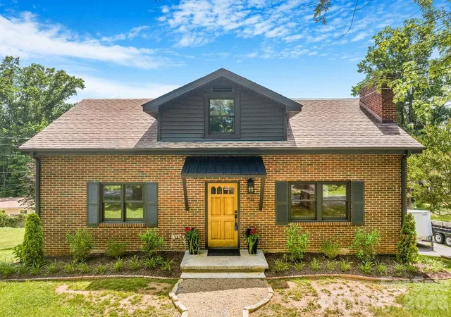 2nd image of 55 Cisco Rd, Asheville, NC 28805 | MLS# 4416071