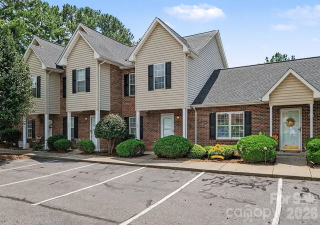 3rd image of 2240 15Th Ave Ne #102, Hickory, NC 28601 | MLS# 4416073