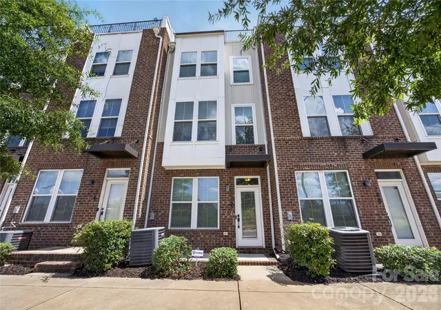 Photo 1 of Townhouse for sale at 252 Parkwood Ave, Charlotte, NC 28206 | MLS# 4416077 | Listing updated on 2026-09-02