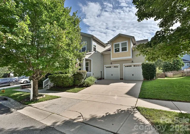 Photo 2 of Single family home for sale at 20032 Northport Dr, Cornelius, NC 28031 | MLS# 4416087 | Listing updated on 2026-10-05