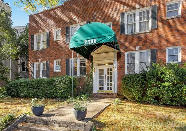 2nd image of 2300 Roswell Ave #1, Charlotte, NC 28207 | MLS# 4416095