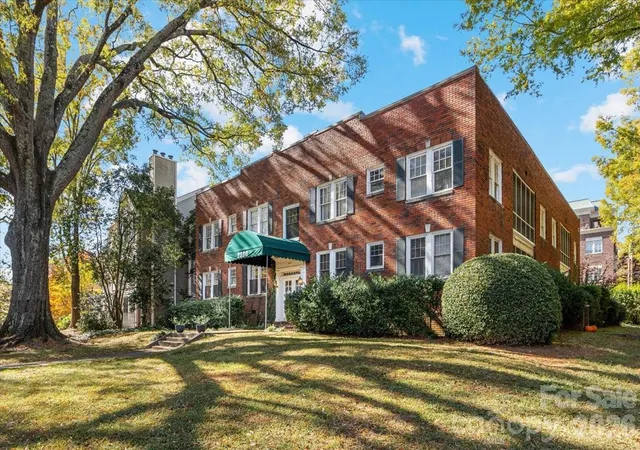 3rd image of 2300 Roswell Ave, Charlotte, NC 28207