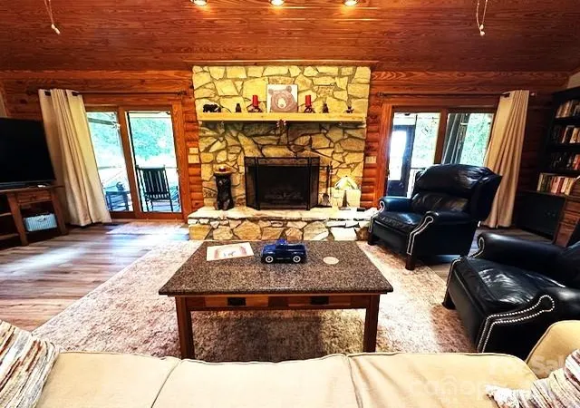 4th image of 45 Reedy Crk Ct, Hendersonville, NC 28792 | MLS# 4416115