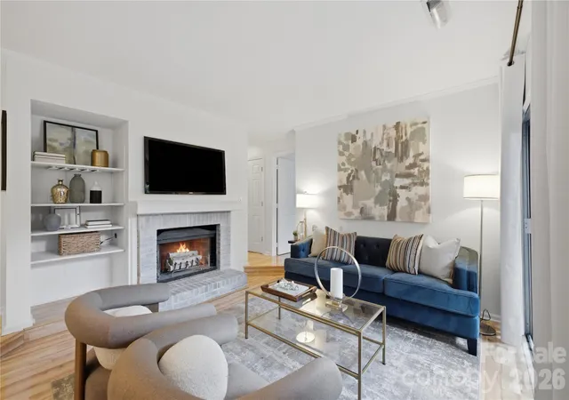 3rd image of 1109 E Morehead St, Charlotte, NC 28204