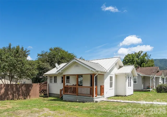 1st image of 417 Riverbend St, Waynesville, NC 28786 | MLS# 4416141