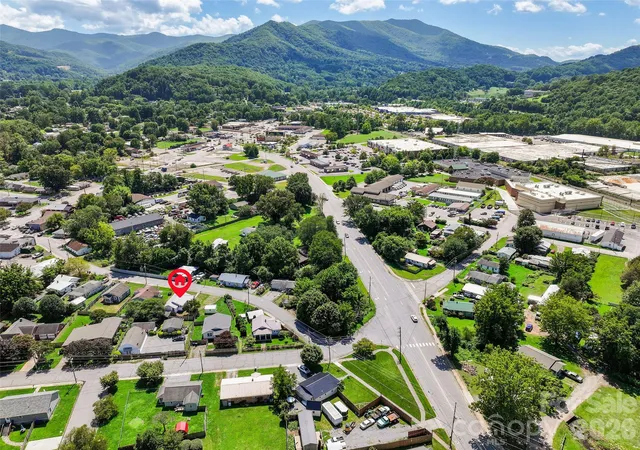 31st image of 417 Riverbend St, Waynesville, NC 28786 | MLS# 4416141