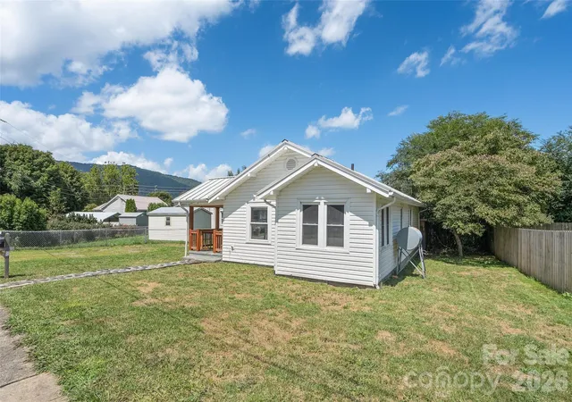 4th image of 417 Riverbend St, Waynesville, NC 28786 | MLS# 4416141