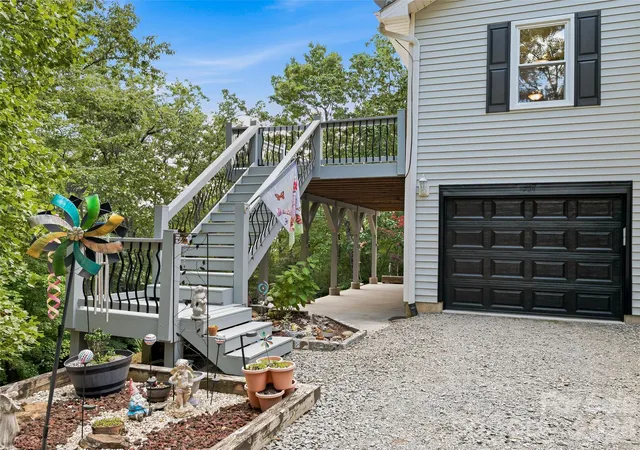Photo 2 of Single family home for sale at 524 Lookout Dr, Pisgah Forest, NC 28768 | MLS# 4416154 | Listing updated on 2026-08-22