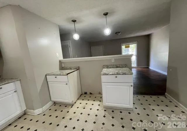 2nd image of 909 Carrington Dr, Charlotte, NC 28214 | MLS# 4416160