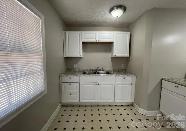 3rd image of 909 Carrington Dr, Charlotte, NC 28214 | MLS# 4416160