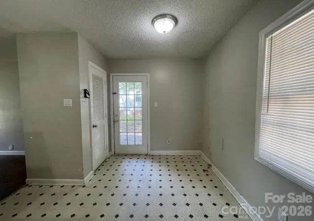 5th image of 909 Carrington Dr, Charlotte, NC 28214 | MLS# 4416160