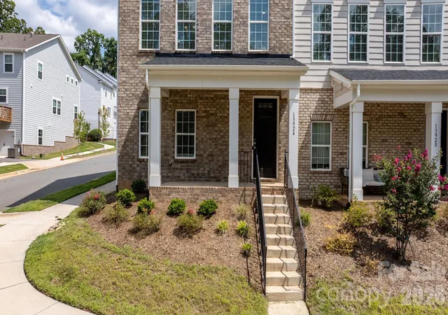 Photo 2 of Townhouse for sale at 13924 Winmau Ln #10, Huntersville, NC 28078 | MLS# 4416163 | Listing updated on 2026-10-06