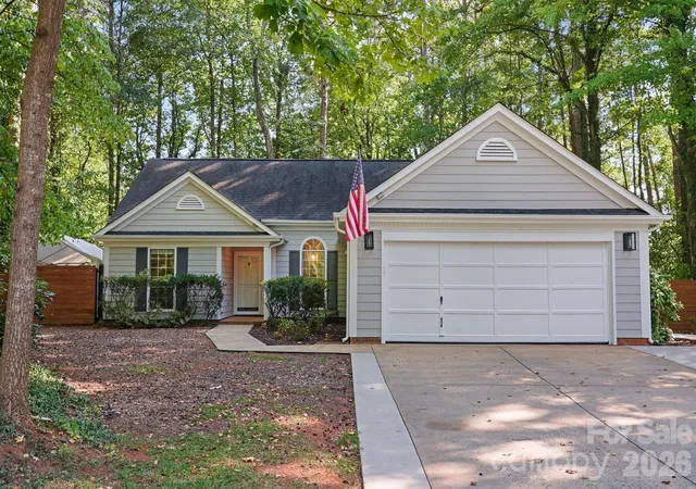 1st image of 206 Aurora Ln, Huntersville, NC 28078 | MLS# 4416179