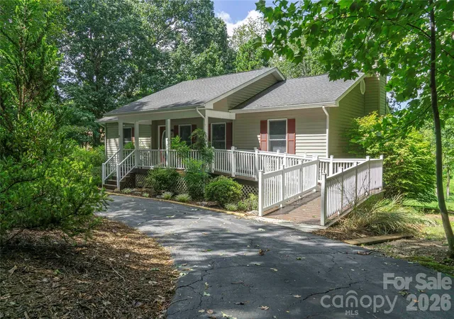 Photo 2 of Single family home for sale at 15 Pete Luther Rd, Candler, NC 28715 | MLS# 4416188 | Listing updated on 2026-10-01