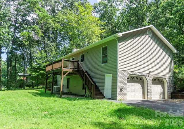 Photo 3 of Single family home for sale at 15 Pete Luther Rd, Candler, NC 28715 | MLS# 4416188 | Listing updated on 2026-10-01