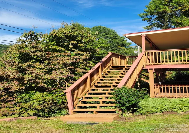 3rd image of 507 Utah Mountain Rd, Waynesville, NC 28785 | MLS# 4416191