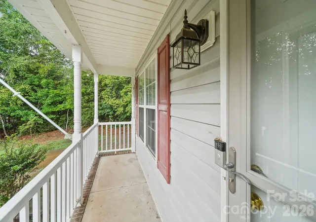 Photo 3 of Single family home for sale at 147 Island Terrace Rd, Statesville, NC 28677 | MLS# 4416211 | Listing updated on 2026-09-30