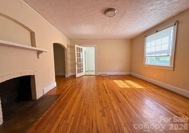 4th image of 1351 S Aspen St, Lincolnton, NC 28092 | MLS# 4416224