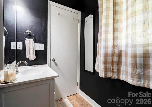 37th image of 404 Pineview Dr, Kings Mountain, NC 28086 | MLS# 4416233