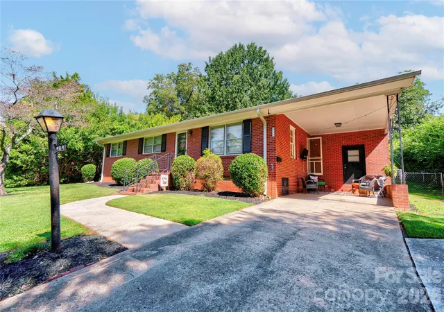 4th image of 404 Pineview Dr, Kings Mountain, NC 28086 | MLS# 4416233