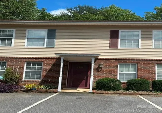 1st image of 1535 20th Ave Ne, Hickory, NC 28601 | MLS# 4416241
