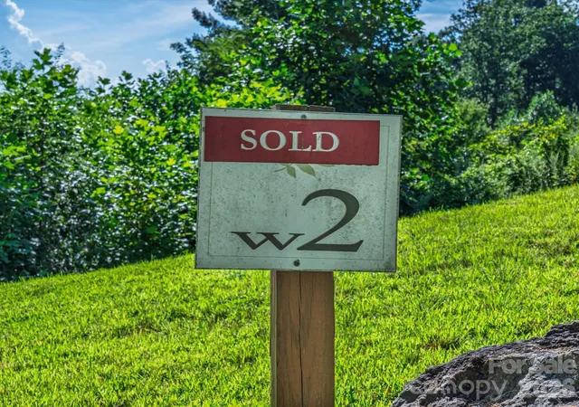 3rd image of 52 Lemongrass Trl, Hendersonville, NC 28791 | MLS# 4416258