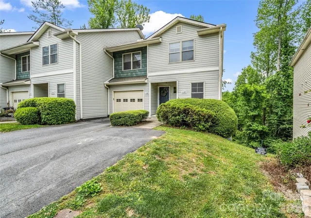 Listing Photo 5 - Condo for sale in building located at 119 Downing Park Ct, Brevard, NC 28712 - Unit #E