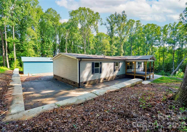 image of 737 Pleasantdale Dr, Shelby, NC 28150 | MLS# 4416272