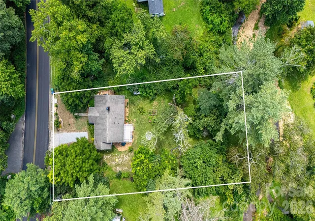 Photo 3 of Single family home for sale at 875 Mills Gap Rd, Fletcher, NC 28732 | MLS# 4416274 | Listing updated on 2026-09-29
