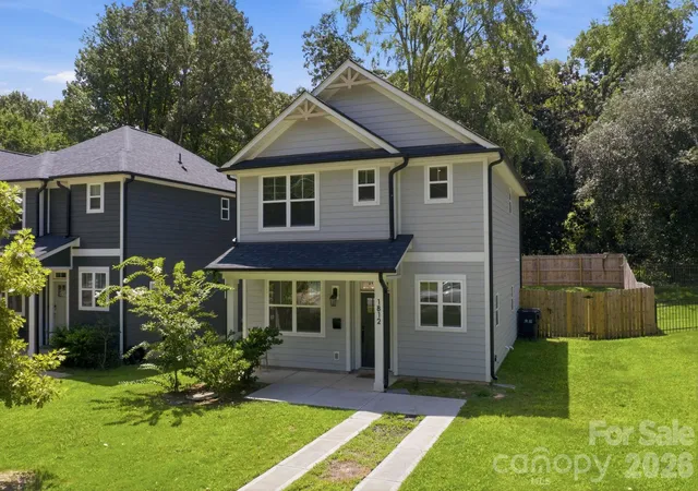 Photo 2 of Single family home for sale at 1812 Purser Dr, Charlotte, NC 28215 | MLS# 4416276 | Listing updated on 2026-08-26