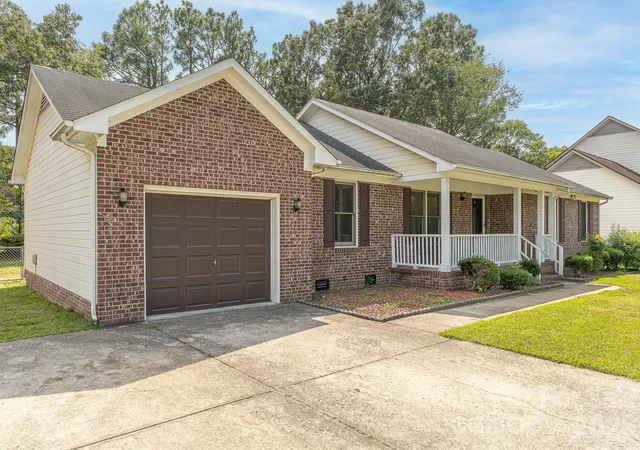 2nd image of 405 Southland Dr, Fayetteville, NC 28311 | MLS# 4416278